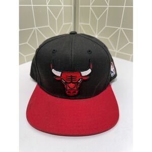 NBA Chicago Bulls‎ Core Basic Adult Snapback Hat Cap Black Red